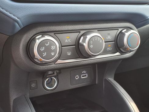 New 2025 Nissan Versa SV w/ Trunk Package image 14