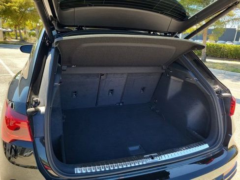 Certified 2025 Audi Q3 2.0T Premium Plus w/ Premium Plus Package image 8