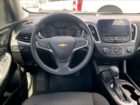 Used 2025 Chevrolet Malibu LS image 6