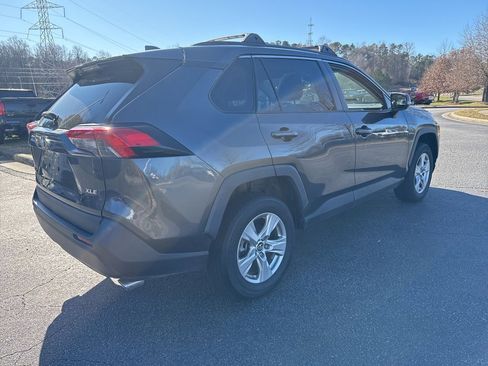 Used 2019 Toyota RAV4 XLE image 5