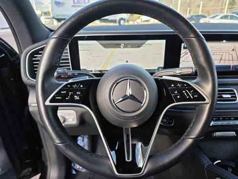 Used 2025 Mercedes-Benz GLS 450 4MATIC image 23