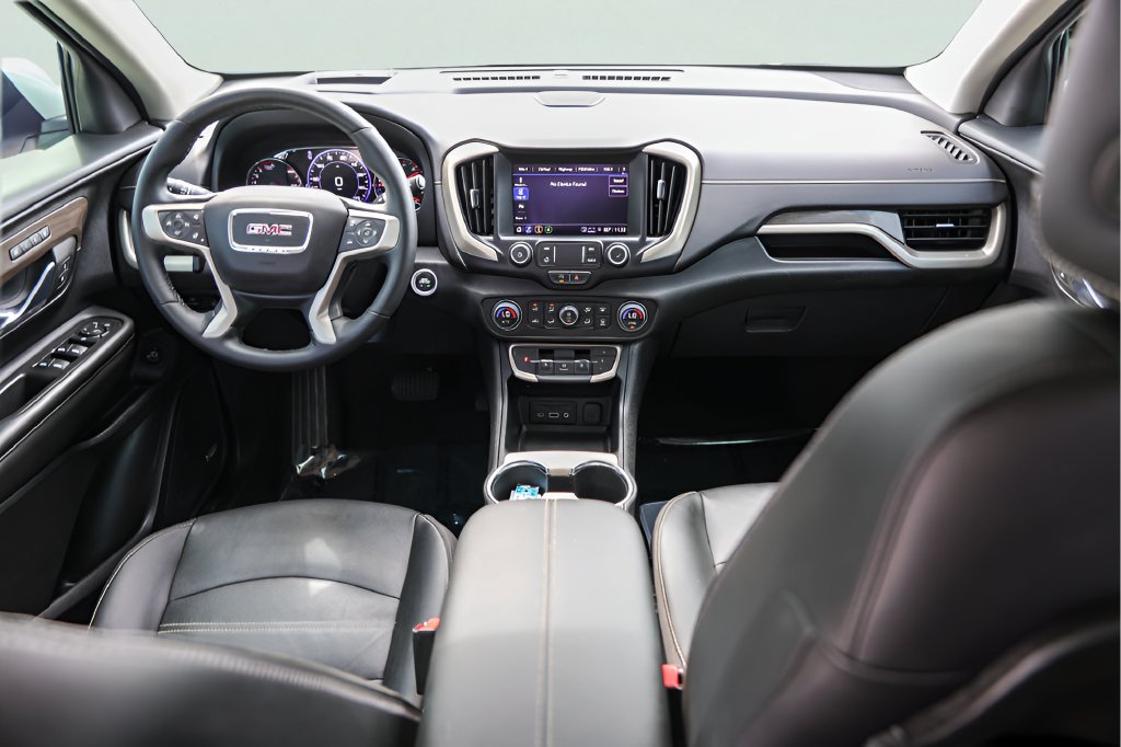 Used 2024 GMC Terrain Denali w/ Denali Premium Package AWD/4WD image 29