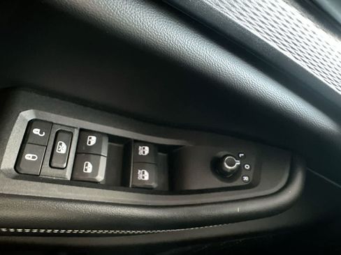 Used 2023 Jeep Grand Cherokee L Laredo AWD/4WD image 17
