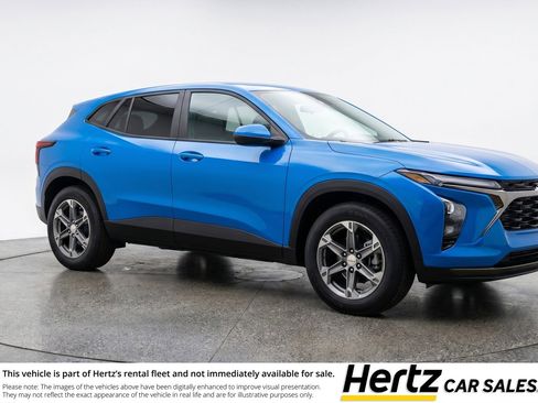 Used 2025 Chevrolet Blazer LT FWD image 1