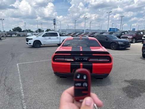 Used 2022 Dodge Challenger SRT Hellcat RWD image 8