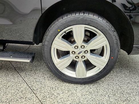 Used 2023 Ford Expedition Max Platinum AWD/4WD image 9