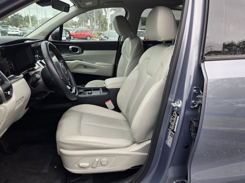 Used 2023 Kia Sorento S w/ Panoramic Sunroof Package image 15