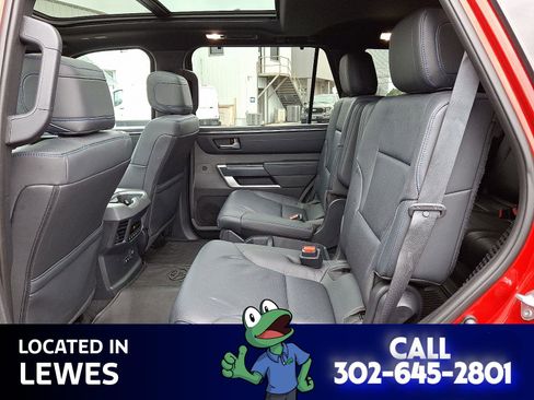 Used 2024 Toyota Sequoia Platinum image 10