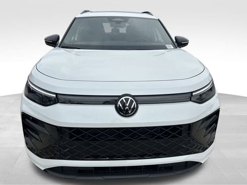 New 2026 Volkswagen Tiguan SE R-Line image 8