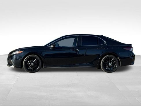 Used 2022 Toyota Camry XSE FWD image 2