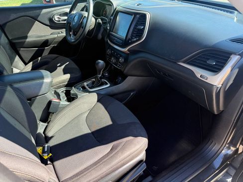 Used 2015 Jeep Cherokee Latitude w/ Comfort/Convenience Group AWD/4WD image 10