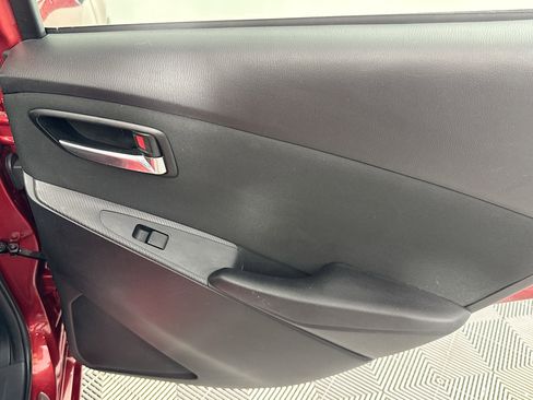 Used 2017 Toyota Yaris iA image 41