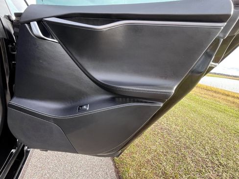 Used 2018 Tesla Model S 100D image 38