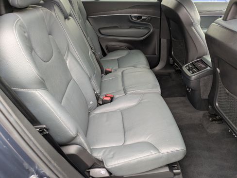 Used 2020 Volvo XC90 T6 Momentum image 13