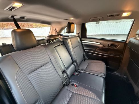 Used 2018 Toyota Highlander Plus image 8