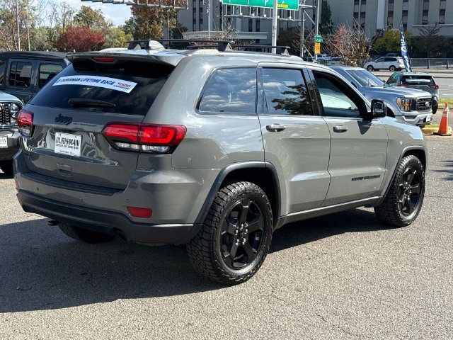 Used 2019 Jeep Grand Cherokee Laredo AWD/4WD image 3