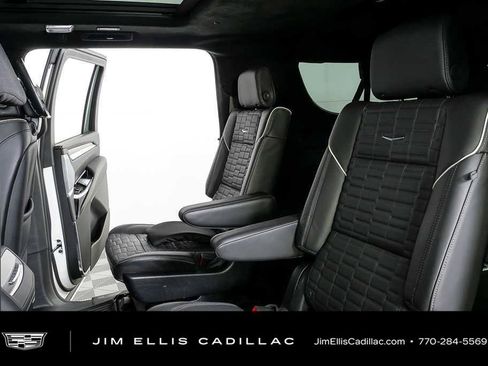 Certified 2025 Cadillac Escalade ESV Sport Platinum AWD/4WD image 24