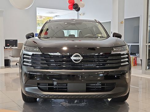 New 2026 Nissan Kicks SV w/ Charging Package image 2