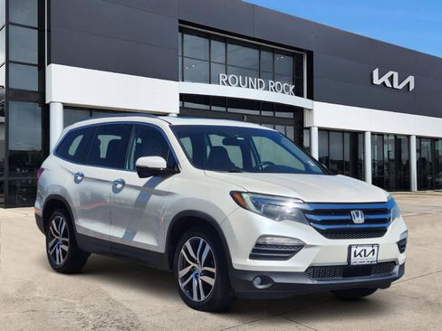 Used 2016 Honda Pilot Touring image 3