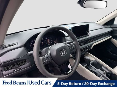 Used 2025 Honda Accord LX image 10