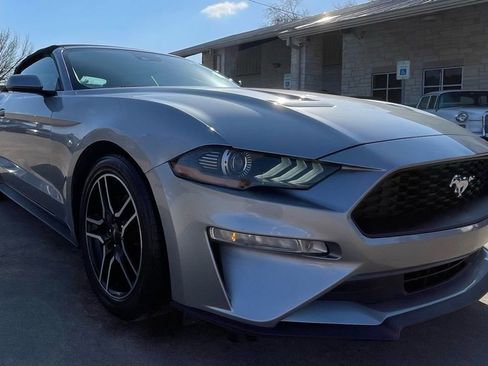 Used 2021 Ford Mustang Premium image 3