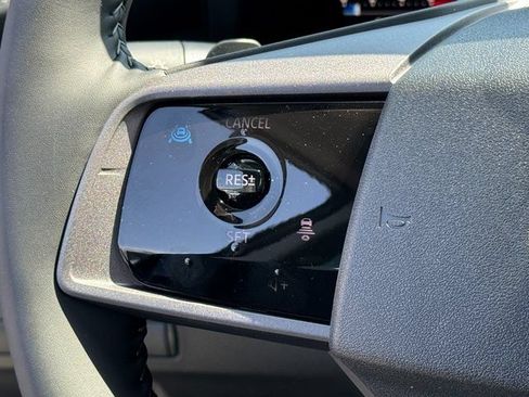 Used 2025 Nissan Murano SV AWD/4WD image 18