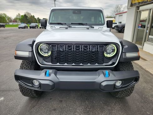 Used 2024 Jeep Wrangler Unlimited AWD/4WD image 9