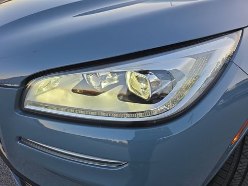 Used 2023 Lincoln Corsair Reserve w/ Jet Appearance Package image 34