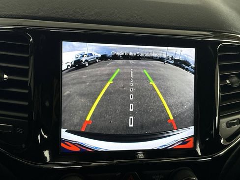 Used 2022 Jeep Grand Cherokee Laredo X image 14