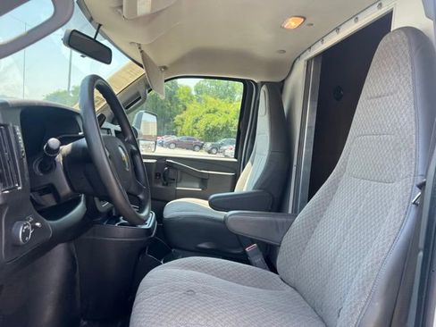 Used 2019 Chevrolet Express 3500 Extended w/ Power Convenience Package RWD image 11