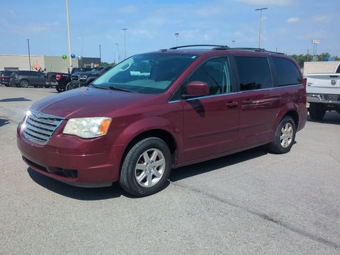 Used 2008 Chrysler Town & Country Touring FWD image 4