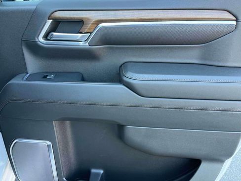 Certified 2023 Chevrolet Silverado 1500 High Country w/ Technology Package AWD/4WD image 18