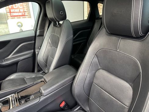 Used 2019 Jaguar F-PACE S image 15