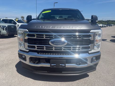Used 2024 Ford F350 XLT AWD/4WD image 2