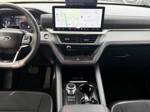 Certified 2025 Ford Explorer ST AWD/4WD image 18
