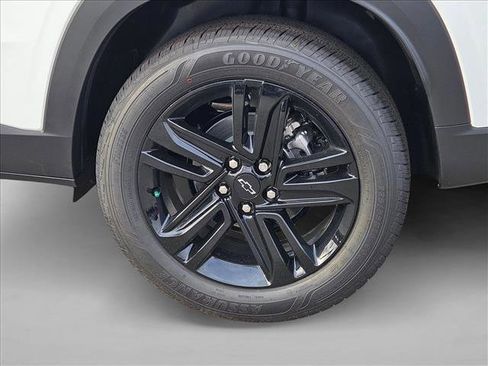 New 2026 Chevrolet Trax ACTIV w/ Sunroof Package FWD image 10