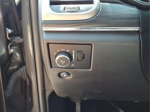 Used 2020 Jeep Grand Cherokee Limited AWD/4WD image 18