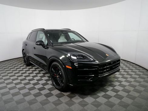 New 2026 Porsche Cayenne GTS image 30