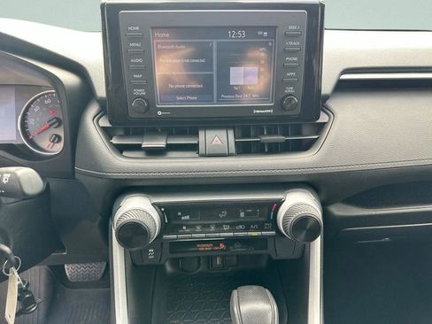Used 2022 Toyota RAV4 LE image 14