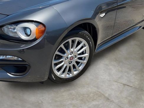Used 2017 FIAT 124 Spider Classica RWD image 6