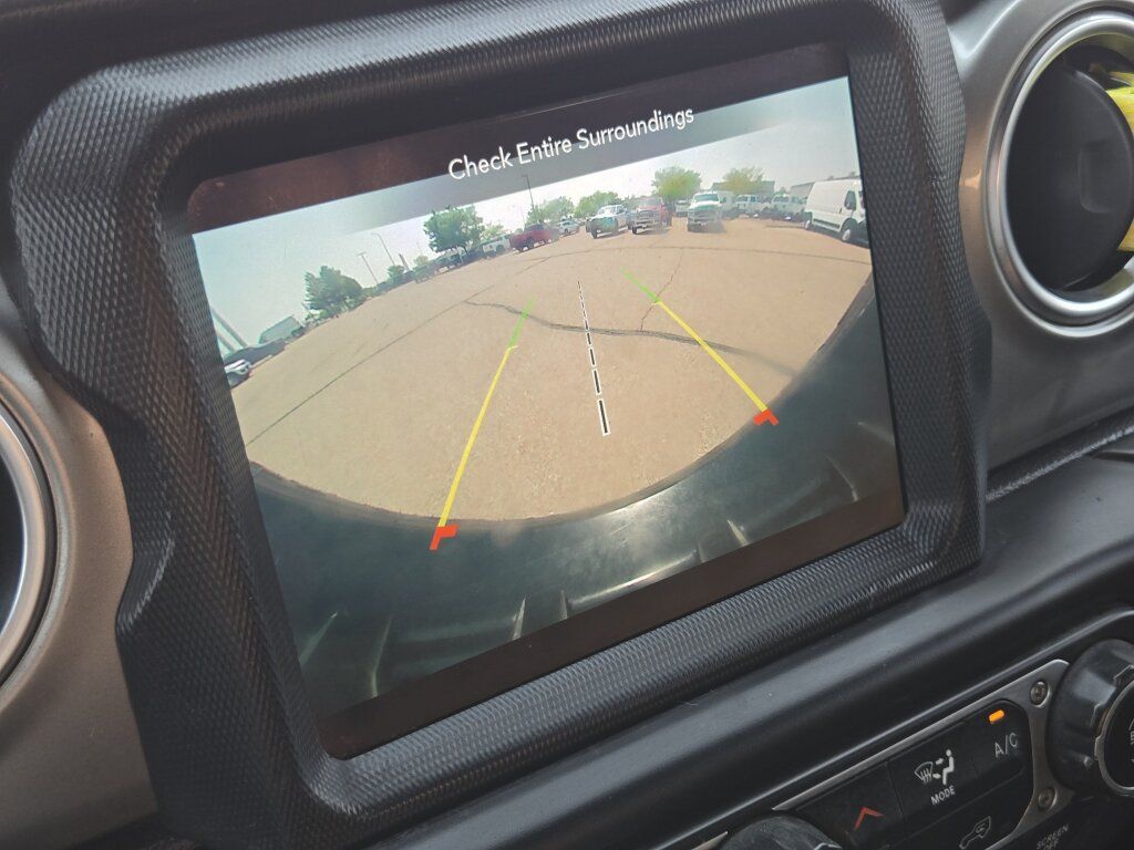 Used 2020 Jeep Wrangler Unlimited Sahara AWD/4WD image 23