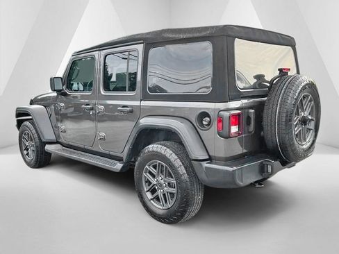 Used 2024 Jeep Wrangler Unlimited Sport AWD/4WD image 5