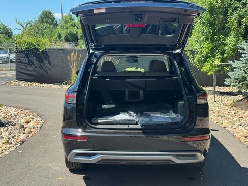 New 2025 Mitsubishi Outlander AWD image 17