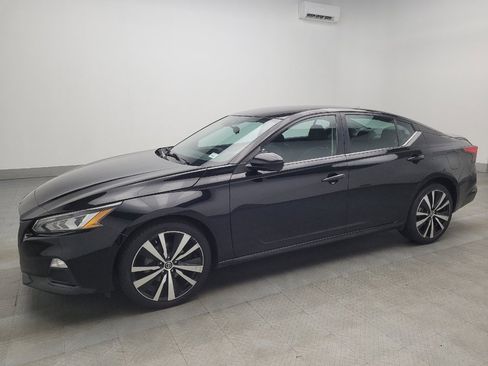 Used 2021 Nissan Altima 2.5 SR image 2
