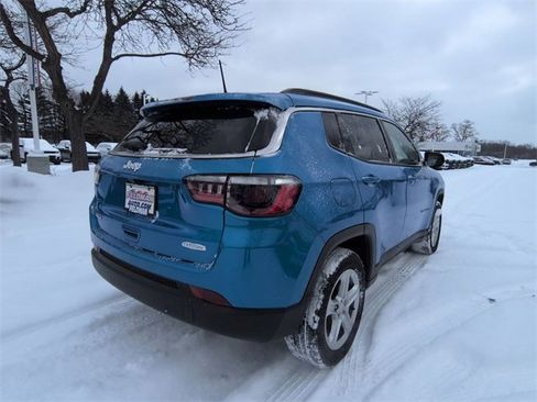 Used 2024 Jeep Compass Latitude w/ Convenience Group image 3