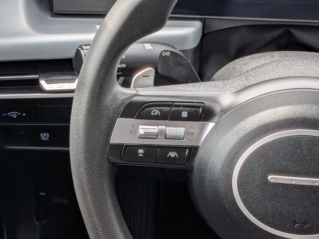 Used 2025 Hyundai Sonata SEL FWD image 17