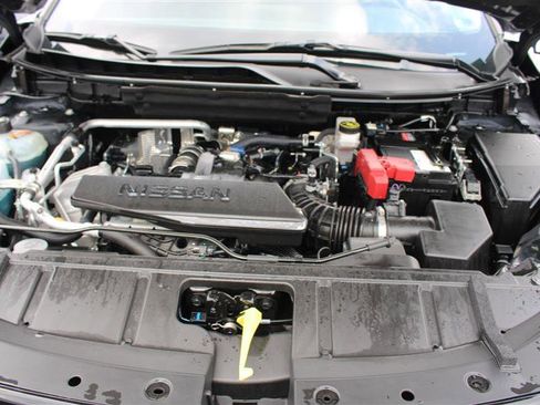 Used 2025 Nissan Rogue S AWD/4WD image 18