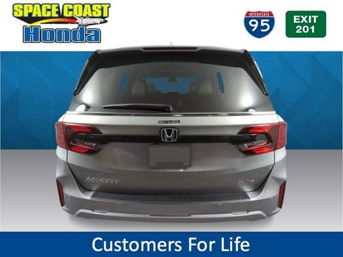 New 2026 Honda Odyssey Elite image 3