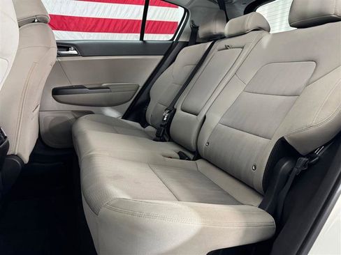 Used 2022 Kia Sportage LX image 15