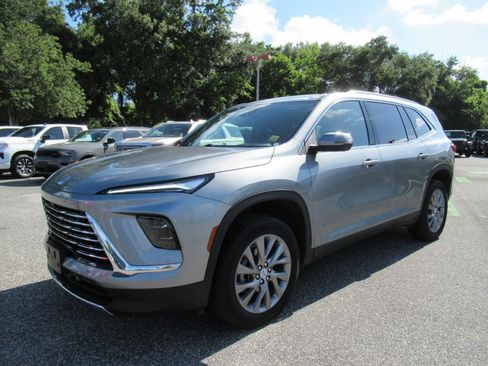 Used 2026 Buick Enclave Preferred FWD image 3
